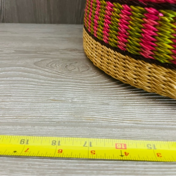 Large woven multicolor unique basket style cat bed decoration / home decor - Picture 11 of 11